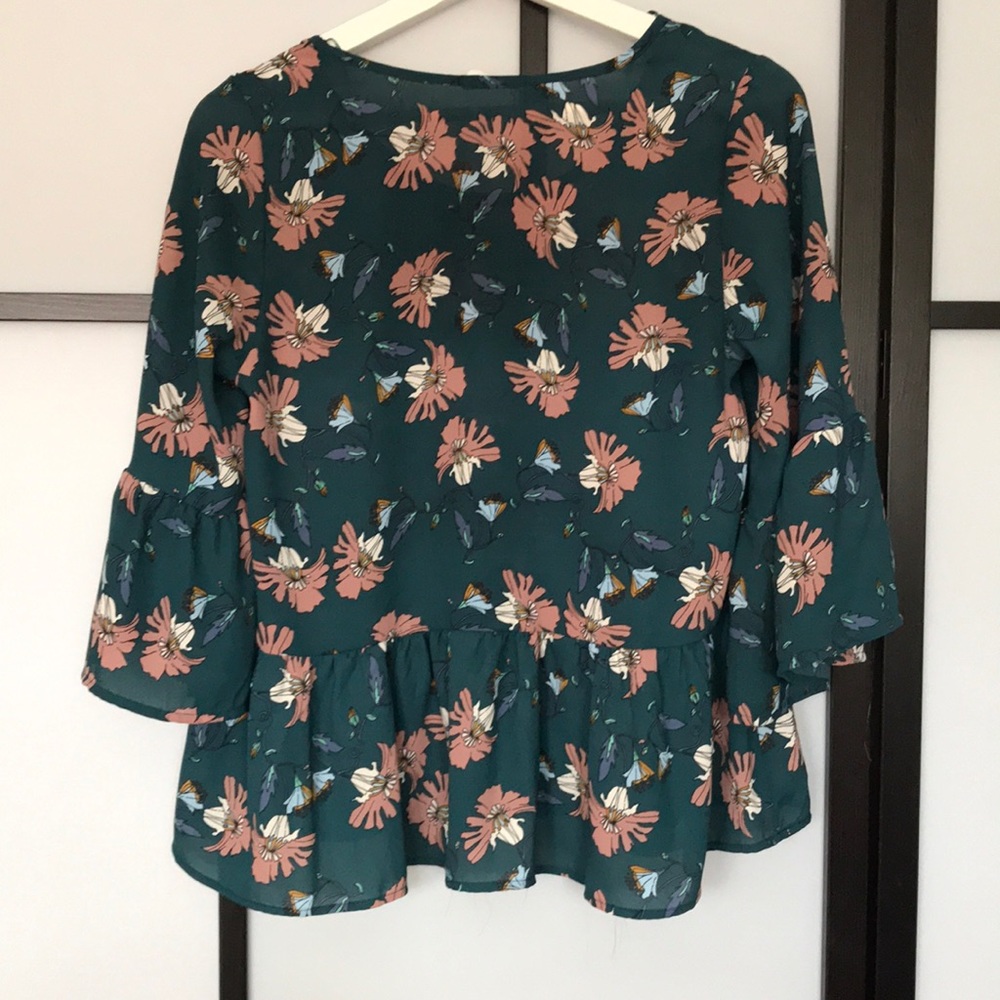 Floral Ruffle Sleeve Blouse - Green - Picture 3 of 3